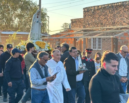 Procesión en honor a Nuestra Señora de Fátima